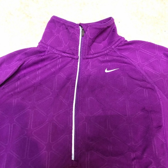 Nike Women’s 1/4 zip - Picture 3 of 8
